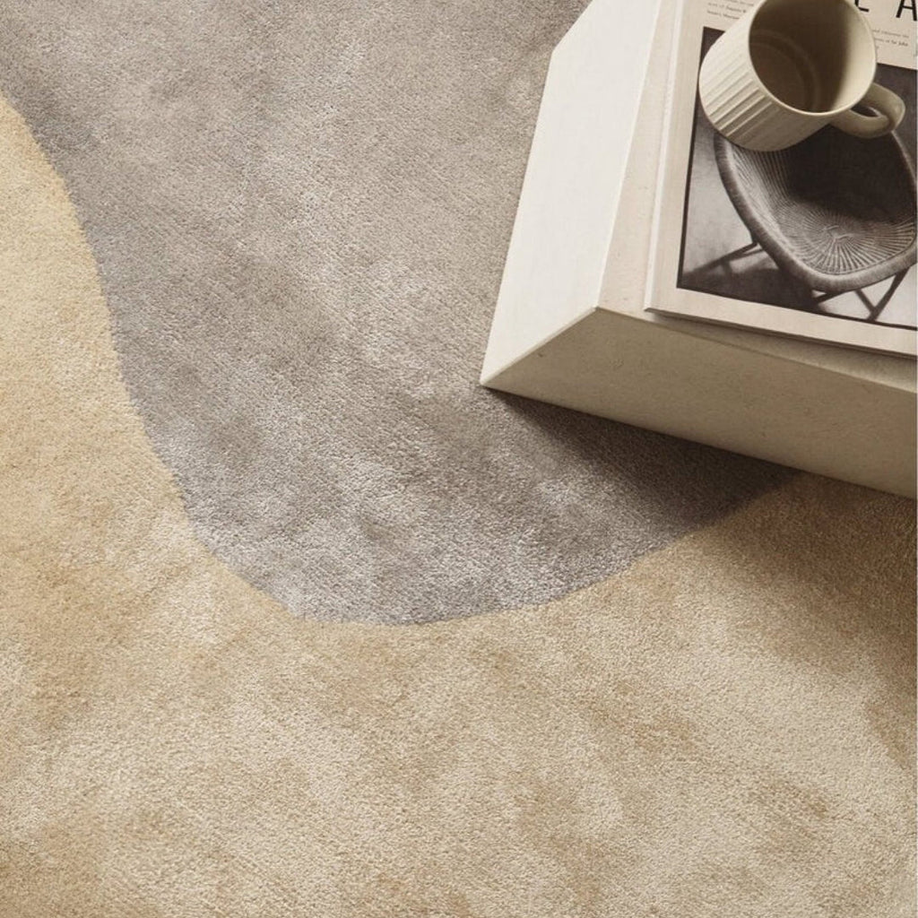 Nasai Silk Rug- Pale Grey
