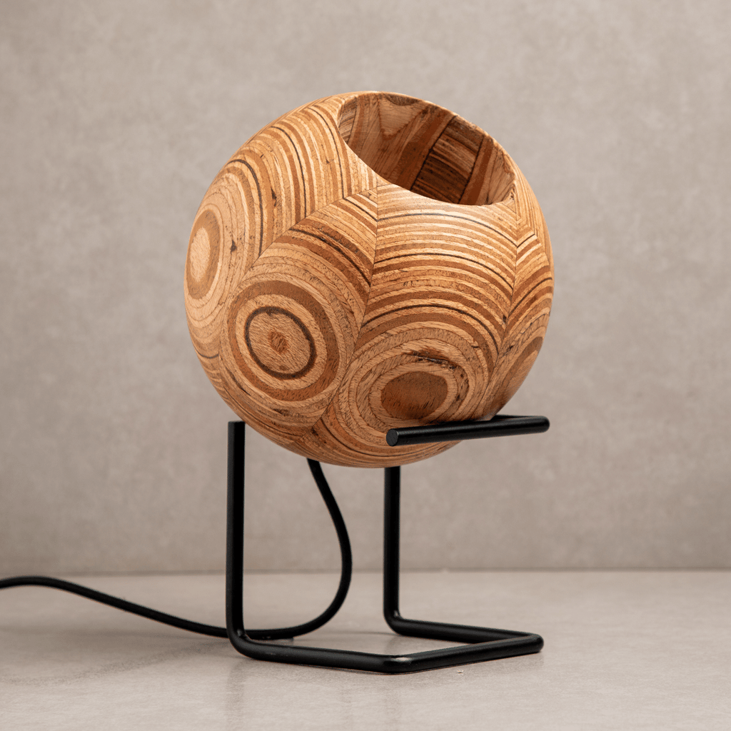 Round Table Lamp with Stand