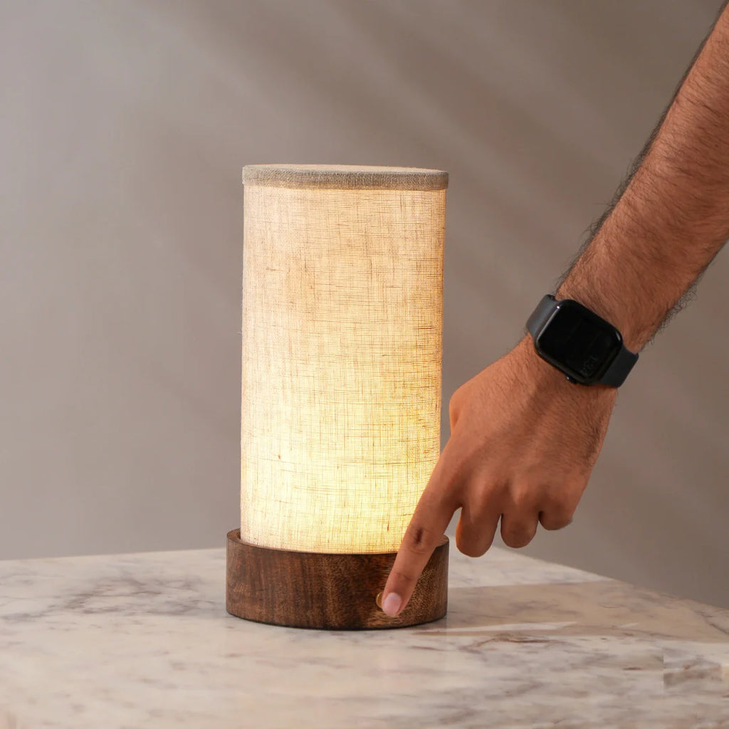 Magnus Touch Lamp