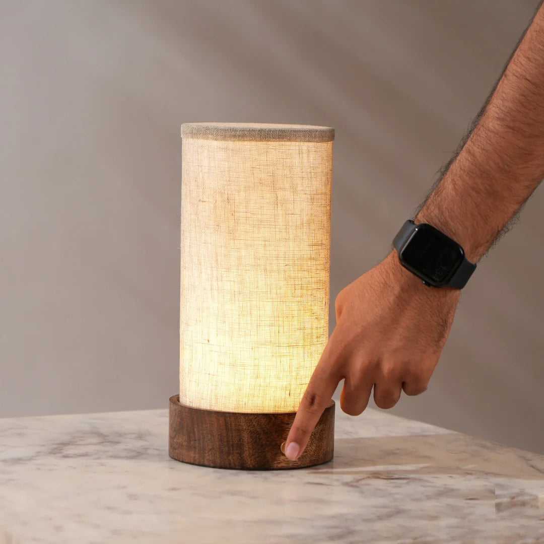 Magnus Touch Lamp