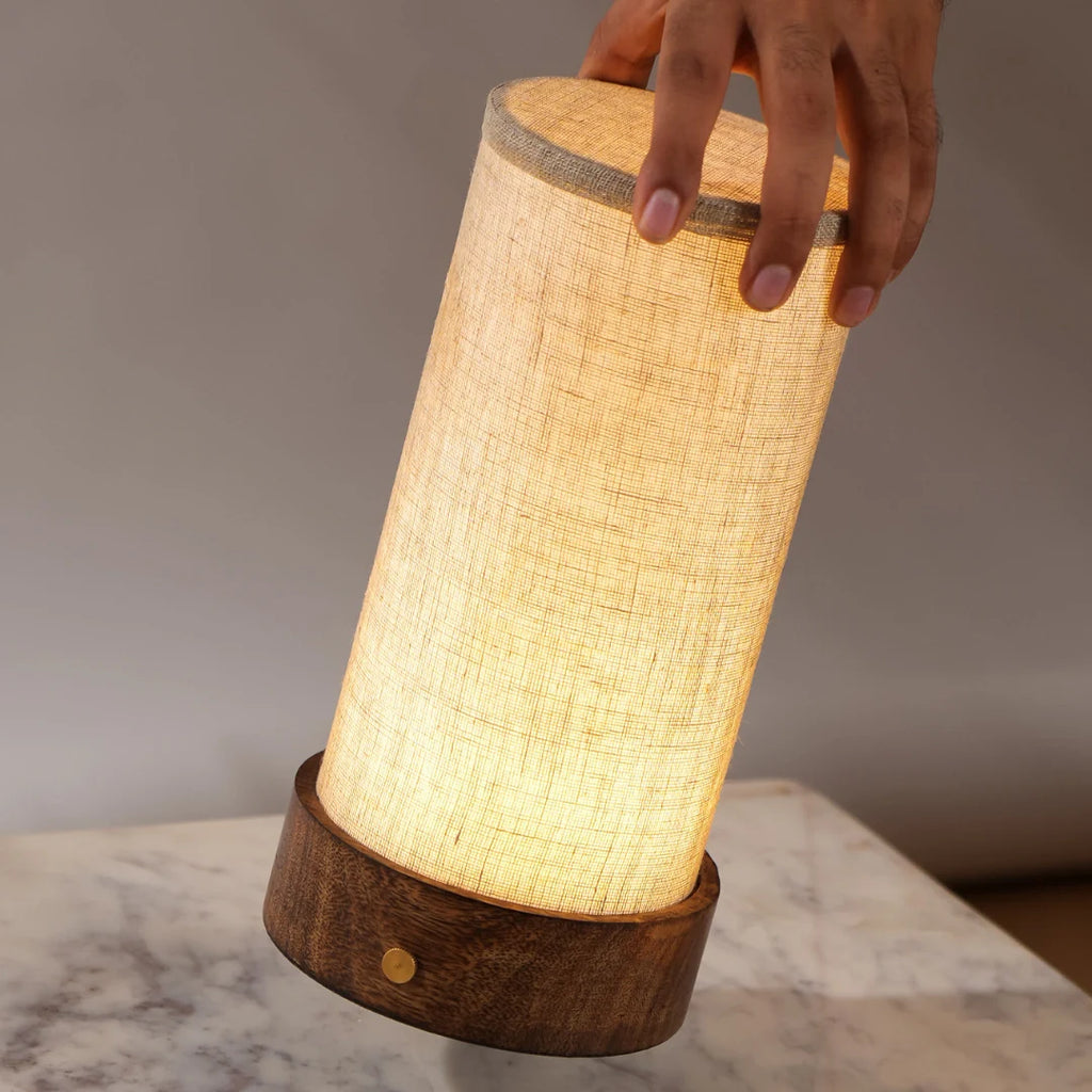 Magnus Touch Lamp