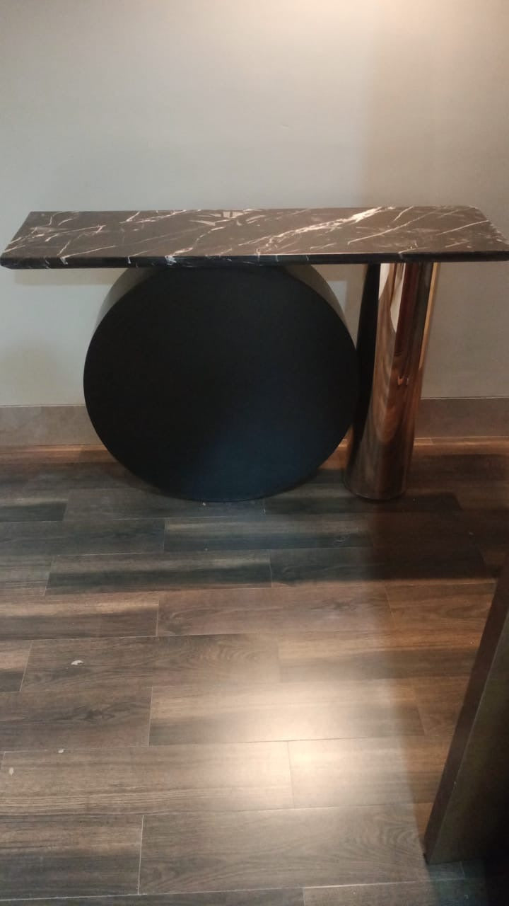 Duglus Luxury Console