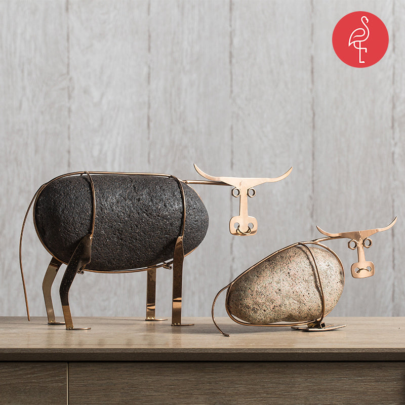 QUIRKY STONE BULL