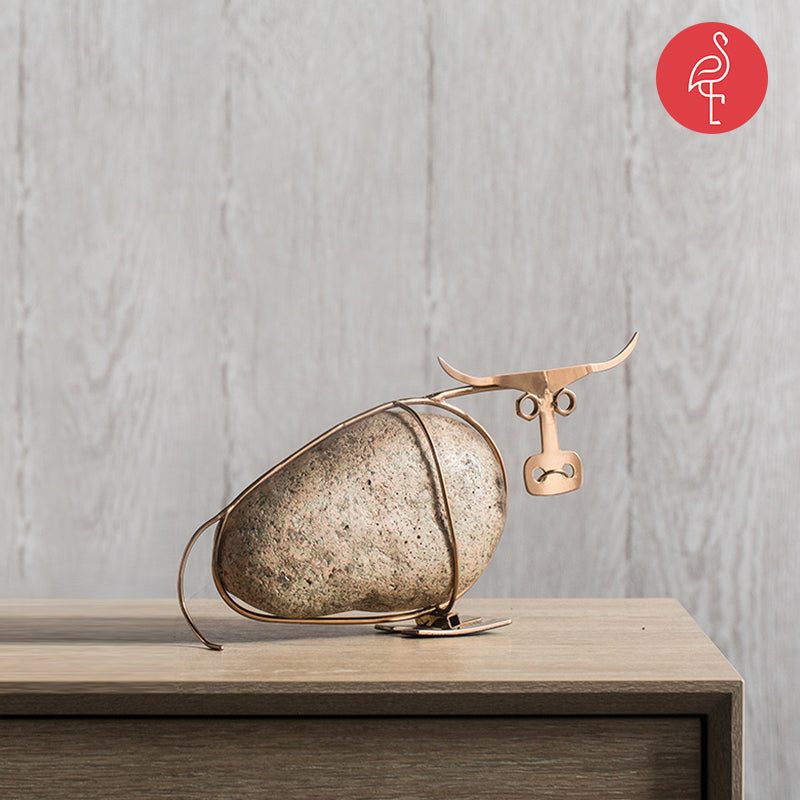 QUIRKY STONE BULL