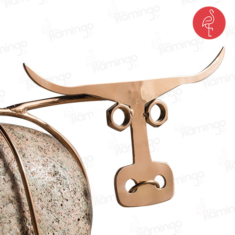 QUIRKY STONE BULL