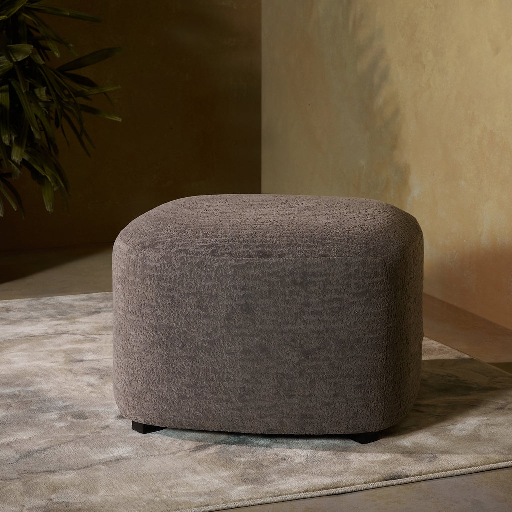 Charlotte Carter Pouf