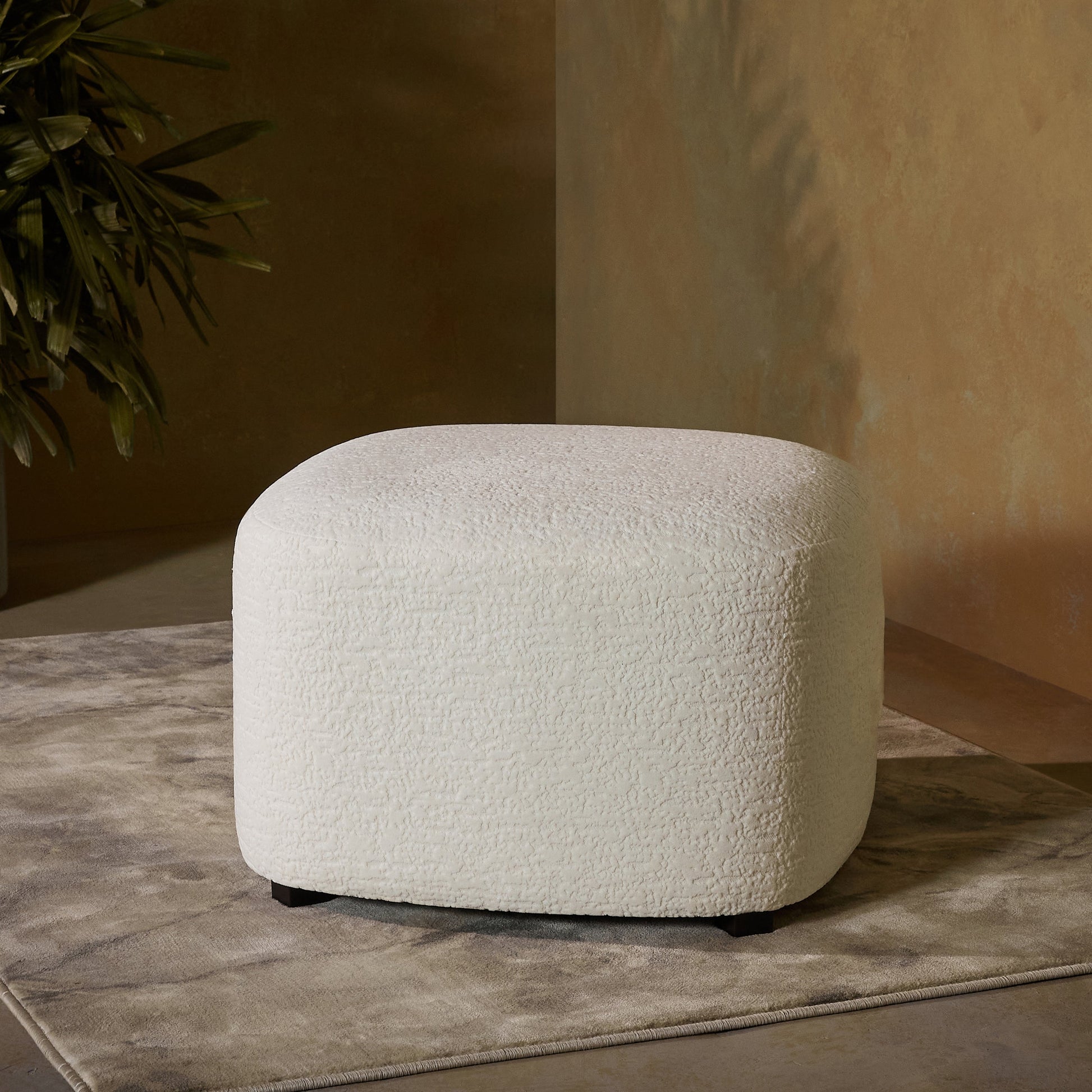 Charlotte Carter Pouf