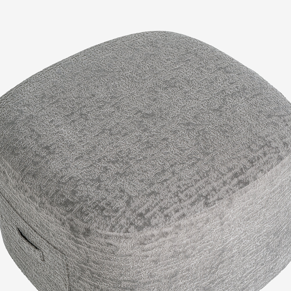 Charlotte Carter Pouf