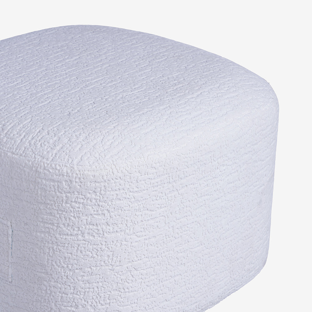 Charlotte Carter Pouf