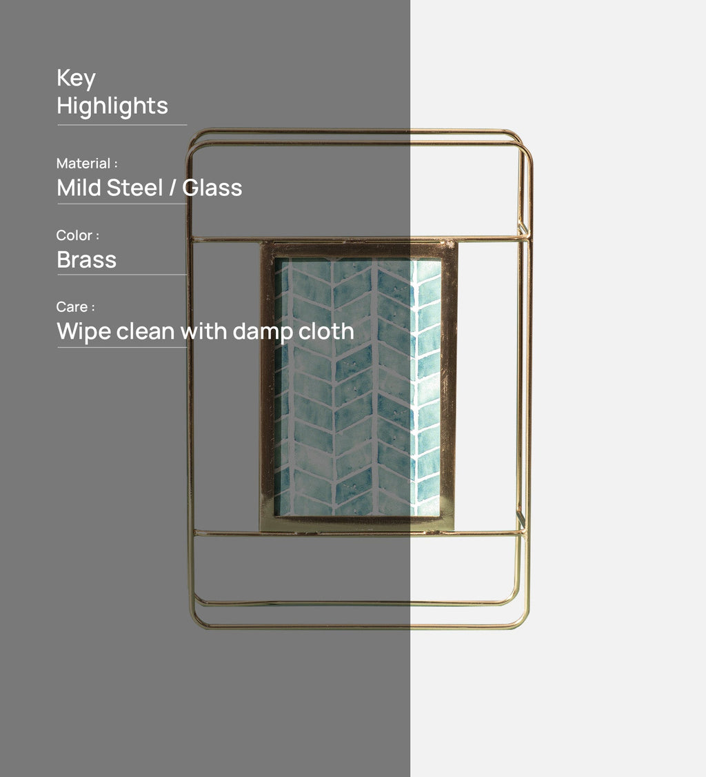 Luxurious Gold Photo Frame for Decor