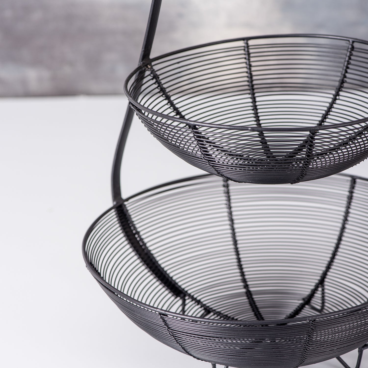 Cache tiered wire basket with knob in Black Color