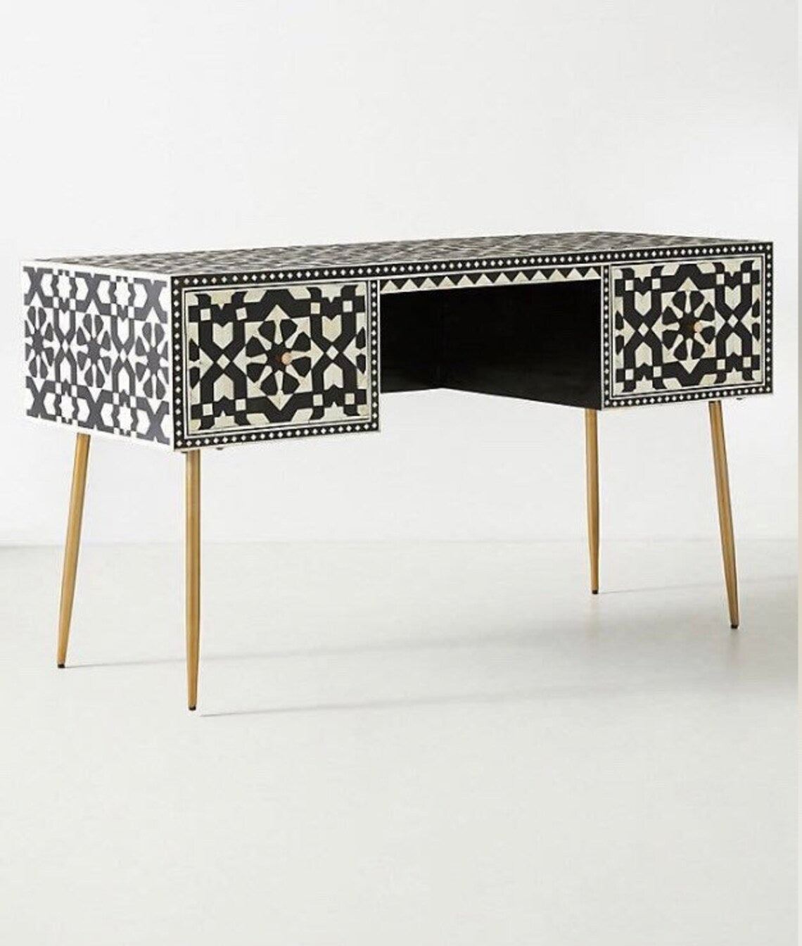 Valeria Study Table