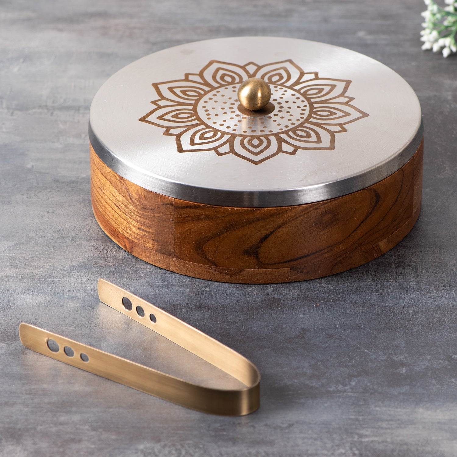 Inscribe Acacia Wood Roti Box with Tong - Floral Silver
